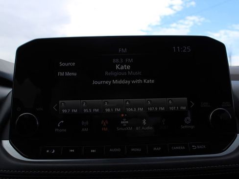 Used 2022 Nissan Rogue Platinum w/ Head-Up Display Package image 15