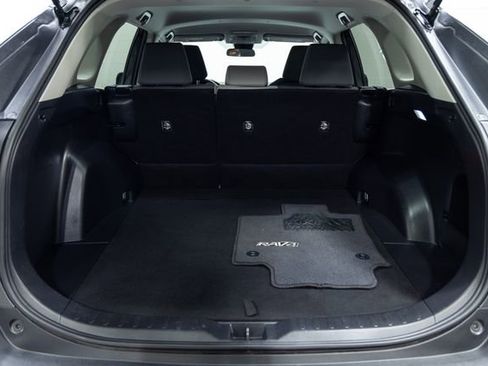 Used 2022 Toyota RAV4 XLE image 9