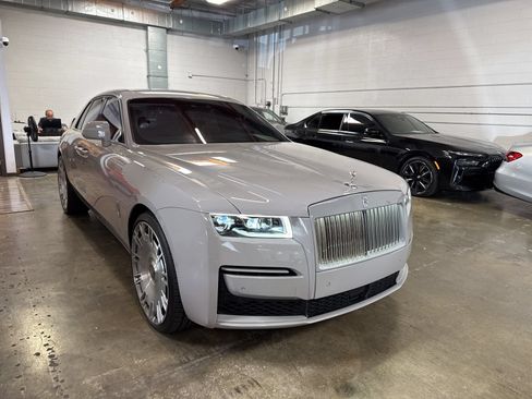 Used 2022 Rolls-Royce Ghost w/ Ghost Package AWD/4WD image 3
