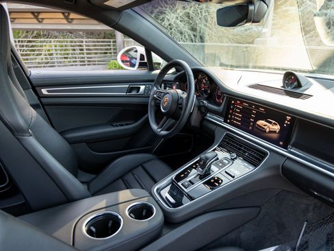 Certified 2023 Porsche Panamera Platinum Edition image 52