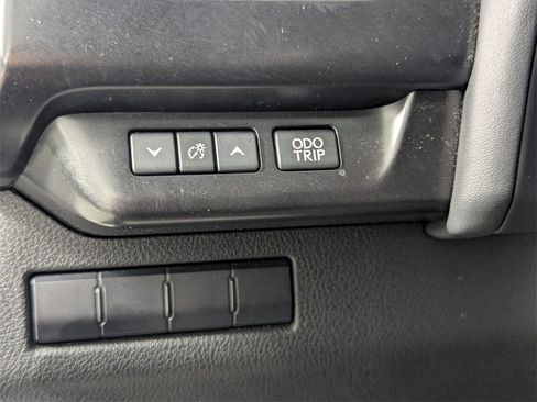 Used 2022 Lexus UX 200 image 13