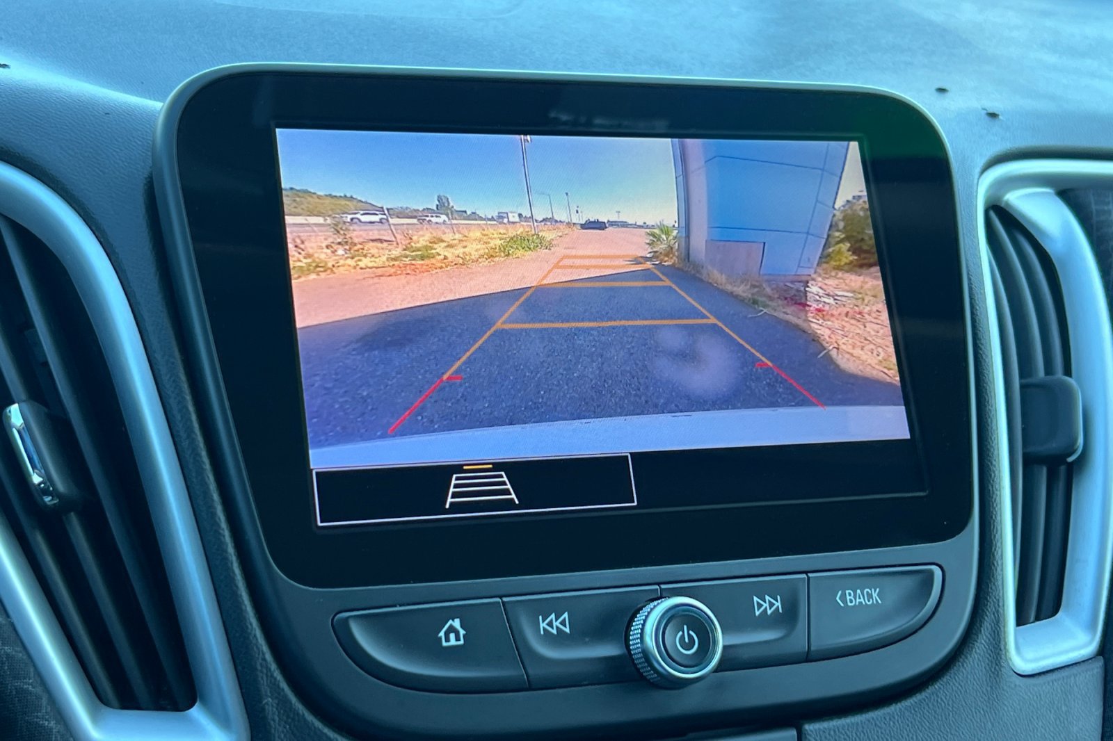 Used 2023 Chevrolet Malibu LT FWD image 19