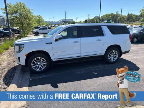 Used 2024 GMC Yukon XL SLT w/ SLT Luxury Package AWD/4WD image 2