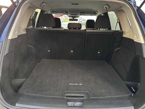 Used 2021 Nissan Rogue S image 27
