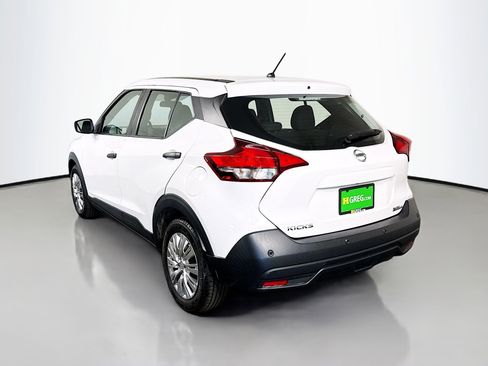 Used 2020 Nissan Kicks S image 7