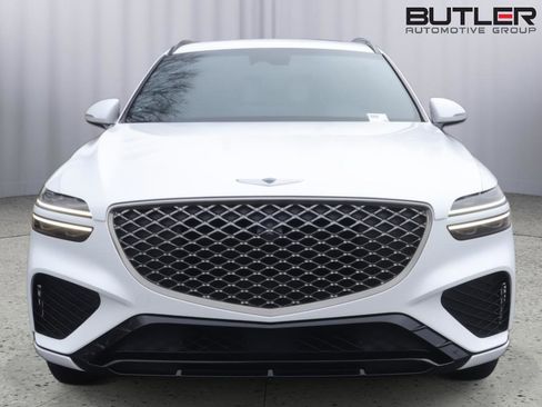 Used 2023 Genesis GV70 2.5T w/ Sport Prestige Package image 2