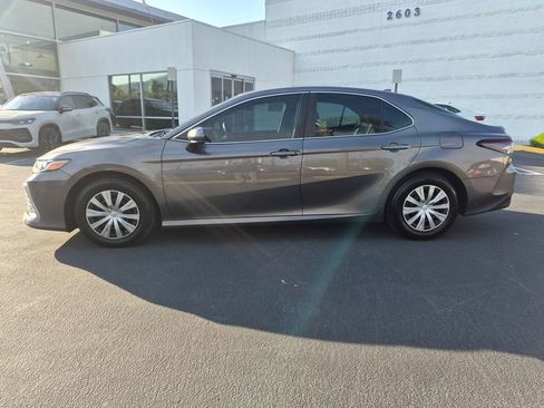 Used 2022 Toyota Camry LE FWD image 4