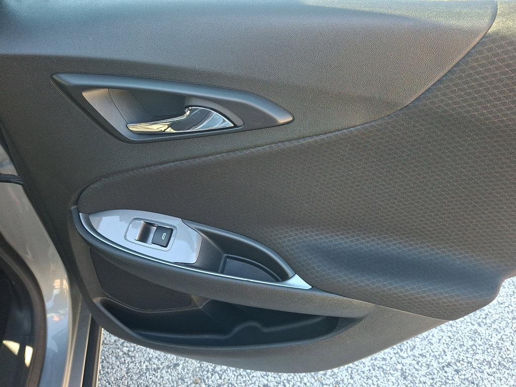 Used 2025 Chevrolet Malibu LT FWD image 14