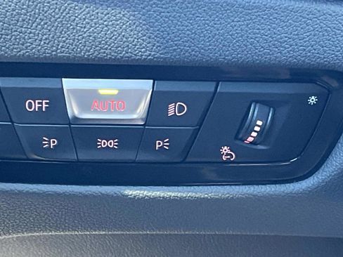 Used 2025 BMW 330i xDrive 330i xDrive Sedan AWD image 32