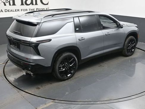 New 2026 Chevrolet Traverse RS w/ LPO, Floor Liner Package image 19