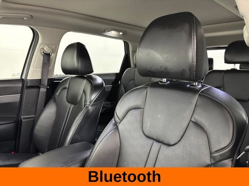 Used 2025 Kia Sorento EX w/ Panoramic Sunroof Package FWD image 14