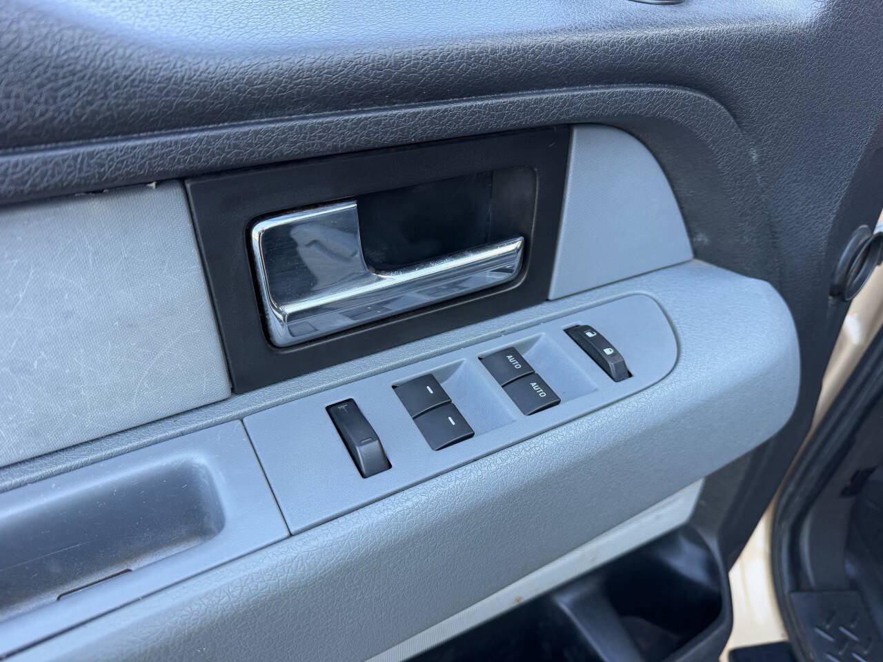 Used 2014 Ford F150 XL w/ Equipment Group 101A Mid AWD/4WD image 12