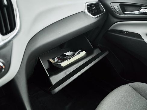 Used 2024 Chevrolet Equinox LS image 49