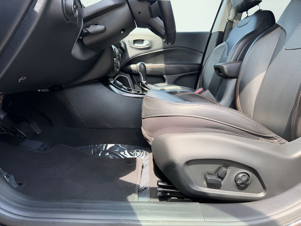 Used 2020 Jeep Compass Limited AWD/4WD image 34