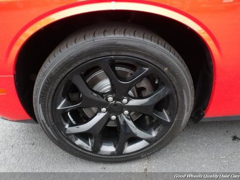 Used 2018 Dodge Challenger SXT Plus RWD image 9