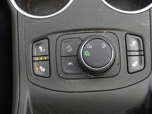 Used 2022 GMC Terrain SLT image 12