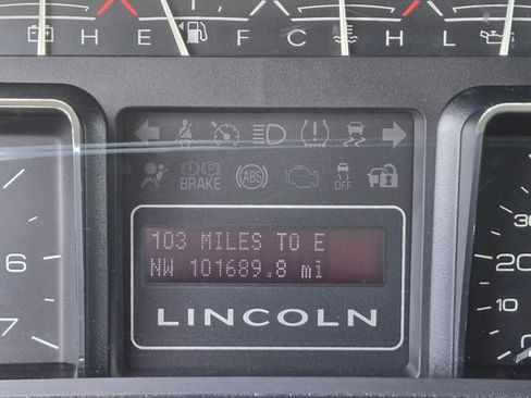 Used 2012 Lincoln Navigator 2WD image 11