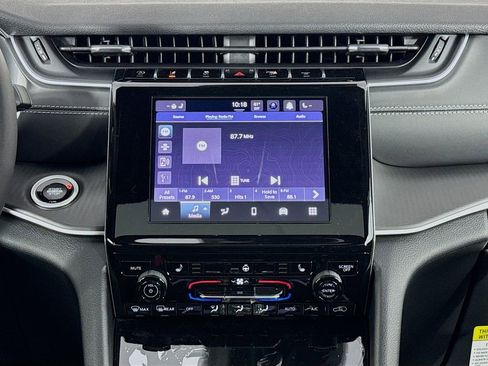 New 2025 Jeep Grand Cherokee Laredo X w/ Luxury Tech Group I image 27