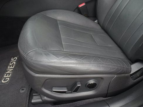Used 2018 Genesis G80 3.8 w/ Option Group 02 AWD/4WD image 9