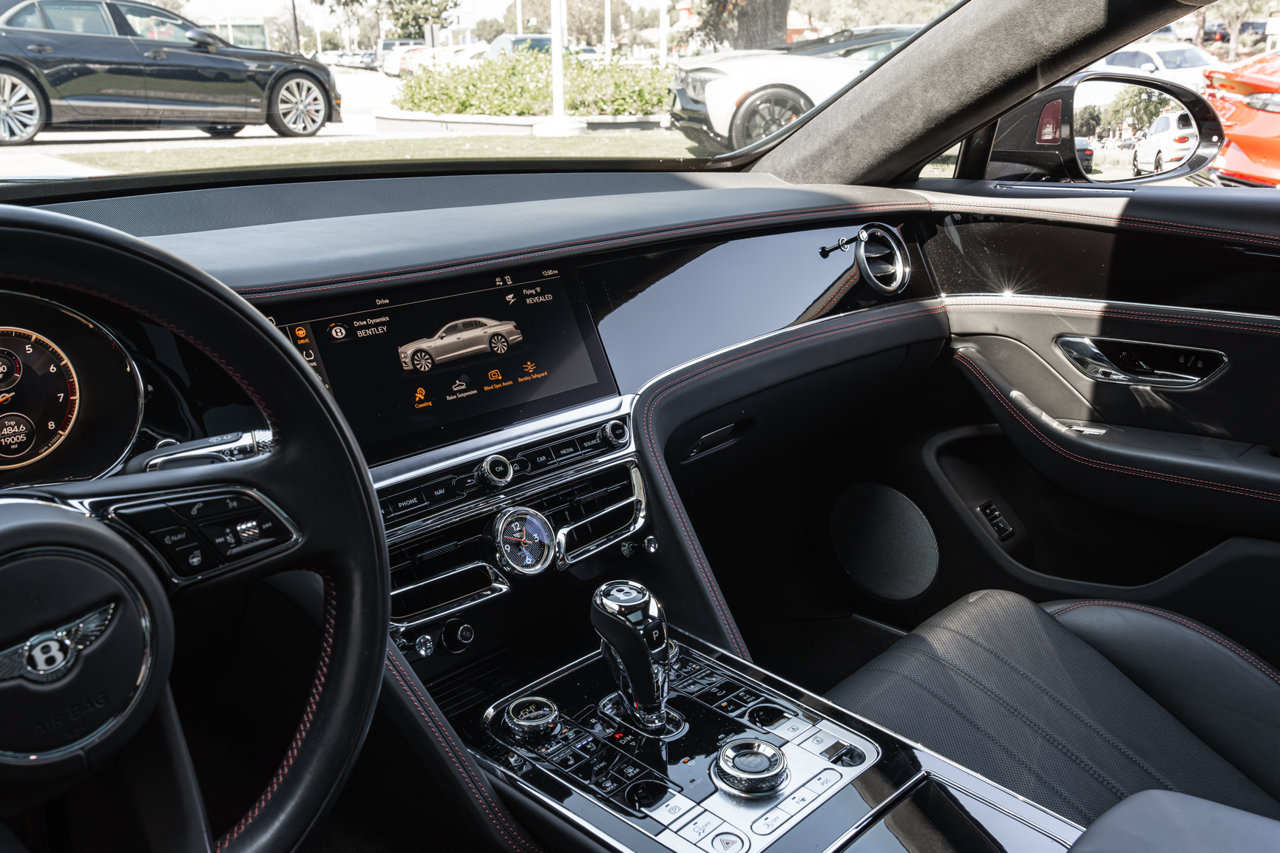 Used 2024 Bentley Flying Spur V8 AWD/4WD image 42