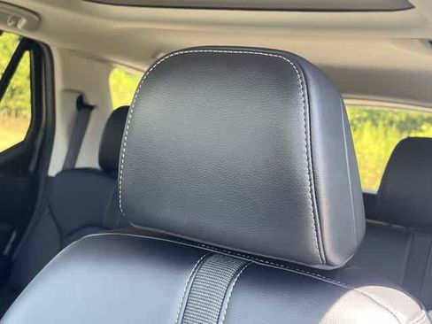 Used 2025 Honda Pilot Touring image 25