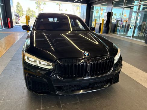 Used 2021 BMW 750i xDrive w/ Autobahn Package AWD/4WD image 5