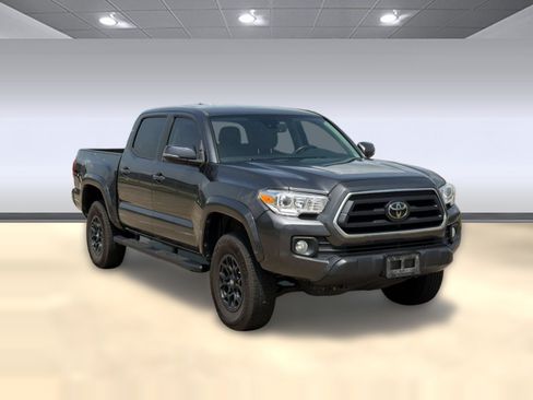 Used 2022 Toyota Tacoma SR5 w/ Technology Package AWD/4WD image 7