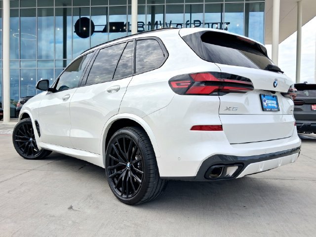Used 2026 BMW X5 sDrive40i w/ M Sport Package RWD image 5