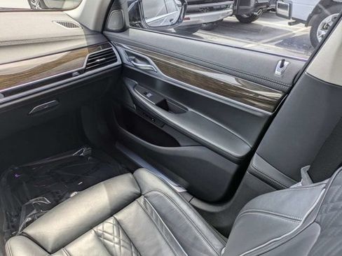 Used 2020 BMW 750i xDrive w/ Cold Weather Package AWD/4WD image 15