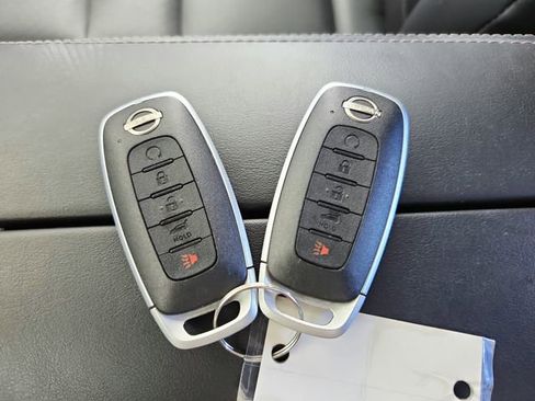 Used 2023 Nissan Rogue SV w/ SV Premium B Package image 36