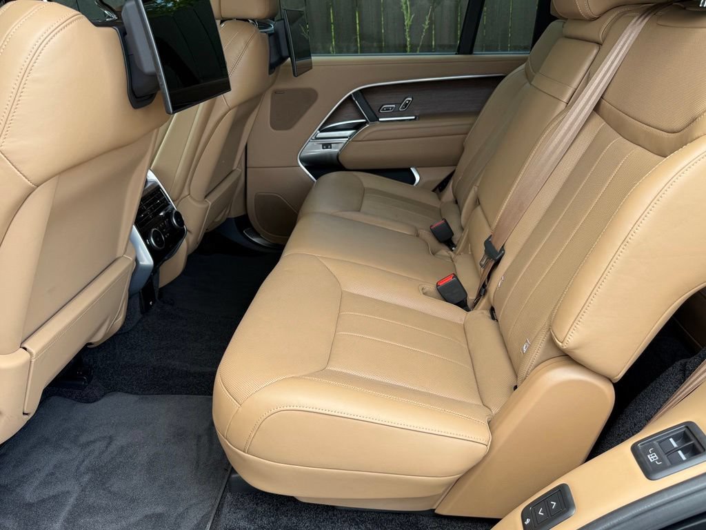 Certified 2025 Land Rover Range Rover Long Wheelbase SE AWD/4WD image 32