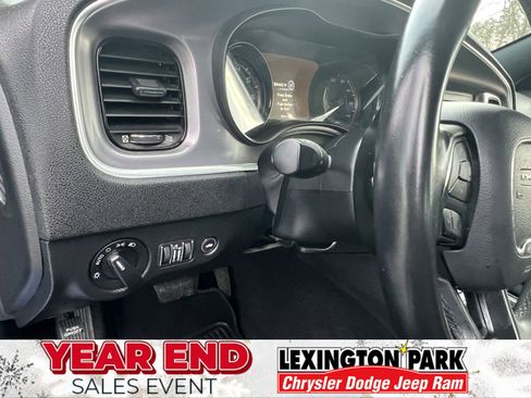 Used 2019 Dodge Charger SXT image 16
