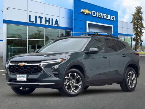 New 2026 Chevrolet Trax LT w/ Driver Confidence Package FWD image 1