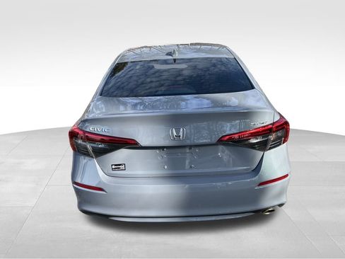 Used 2024 Honda Civic Sport image 4