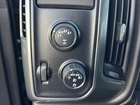 Used 2018 Chevrolet Silverado 1500 LTZ Z71 image 4