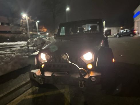 Used 2016 Jeep Wrangler Sport image 13