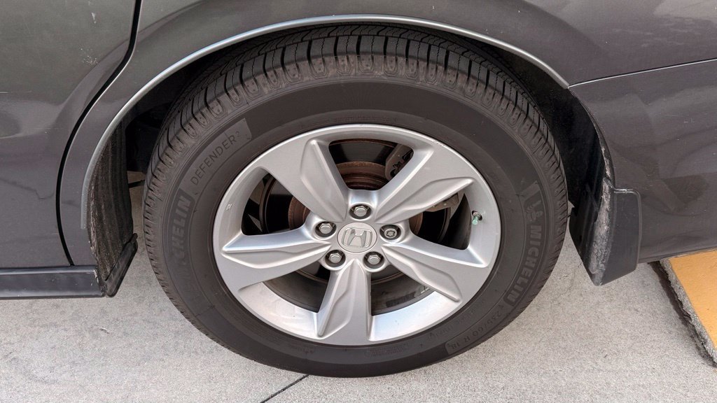 Used 2018 Honda Odyssey EX image 12