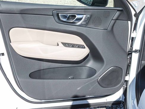 New 2026 Volvo XC60 B5 Plus w/ Climate Package PRO image 51