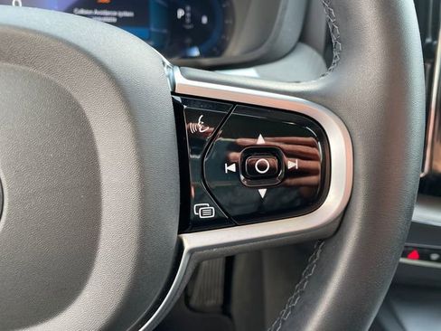 Used 2025 Volvo XC60 B5 Plus image 33