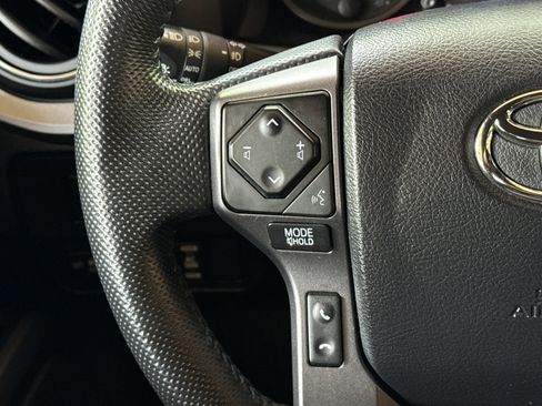 Used 2022 Toyota Tacoma TRD Off-Road w/ Technology Package AWD/4WD image 28