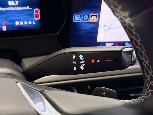 Certified 2025 Chevrolet Traverse LT image 16