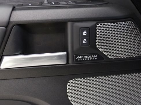 Certified 2024 Land Rover Defender 130 V8 image 15