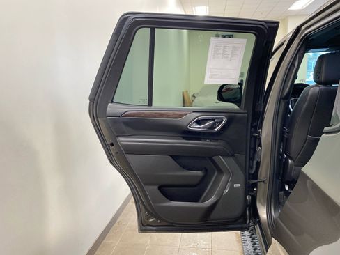 Used 2021 Chevrolet Tahoe Z71 w/ Z71 Signature Package image 8