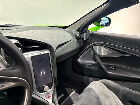 Used 2024 McLaren 750S Spider image 26