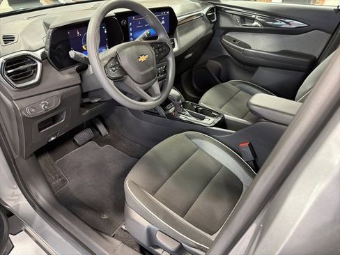 Used 2024 Chevrolet TrailBlazer LS image 11