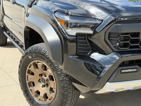 Used 2025 Toyota Tacoma 4x4 Double Cab Hybrid image 3