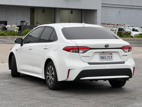 Used 2021 Toyota Corolla LE w/ Carpet Mat Package (TMS) FWD image 2