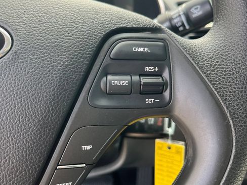 Used 2018 Kia Forte LX FWD image 21