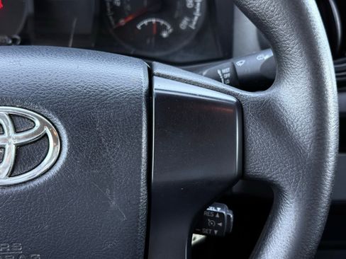 Used 2017 Toyota Tacoma SR image 32