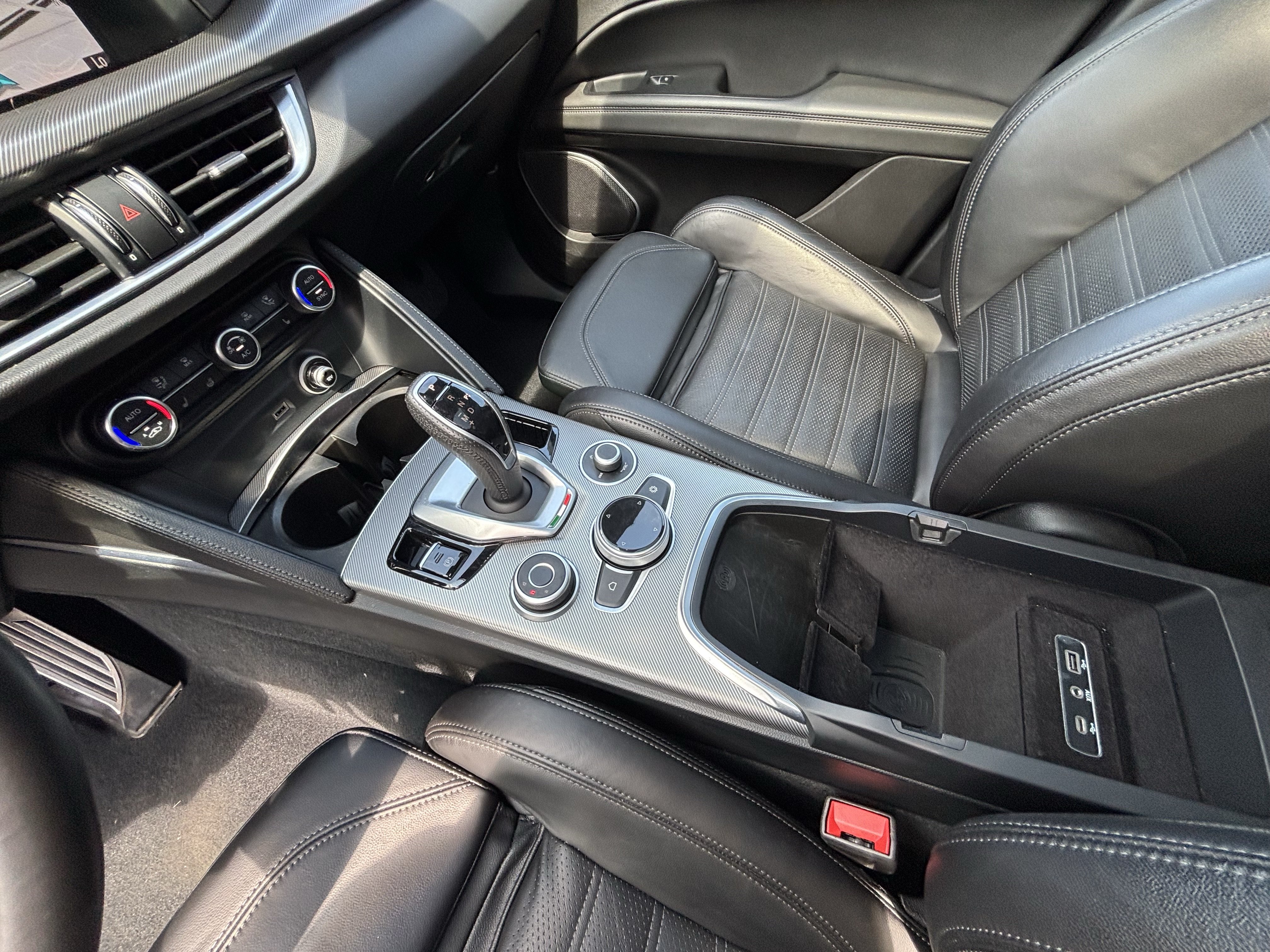 Used 2023 Alfa Romeo Stelvio Veloce AWD/4WD image 22